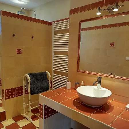 House With Pool Ideal For 8 Guests Holiday home *