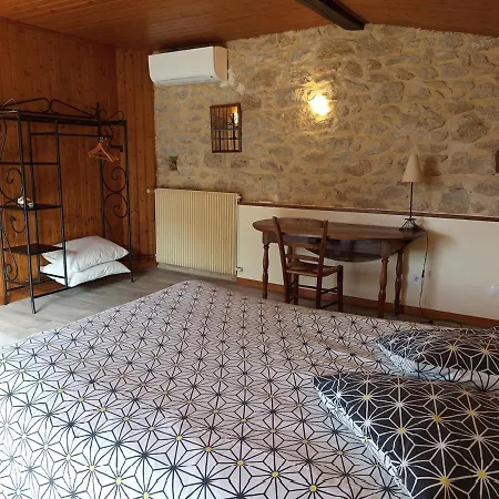 House With Pool Ideal For 8 Guests