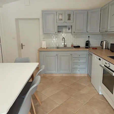 House With Pool Ideal For 8 Guests Holiday home