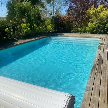 House With Pool Ideal For 8 Guests