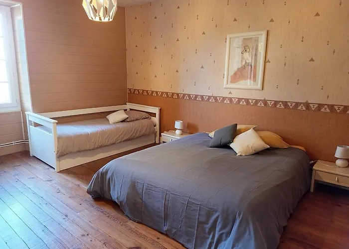 House With Pool Ideal For 8 Guests *