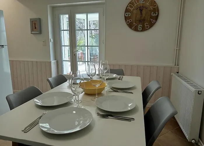 House With Pool Ideal For 8 Guests Rimons