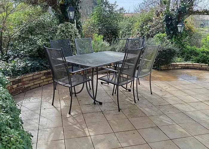 House With Pool Ideal For 8 Guests